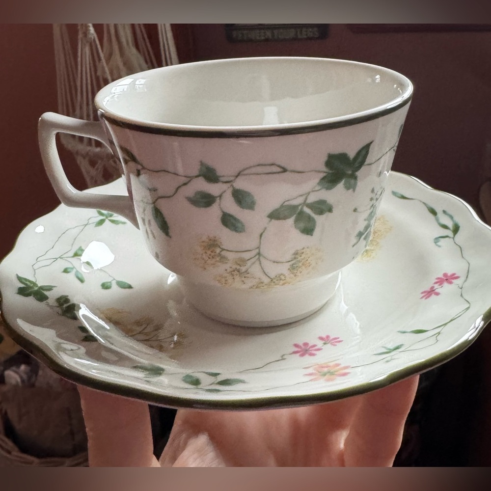 Royal Doulton Tea cup set-each sold separately ✨